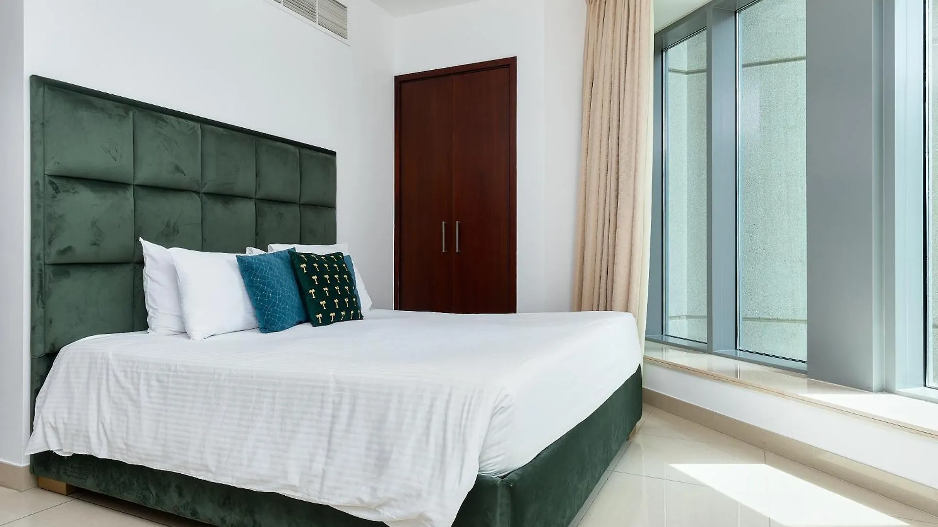 Bellavista - High Floor - 1Br - 29 Boulevard - Full Burj Khalifa & Fountain View Dubai Apartment